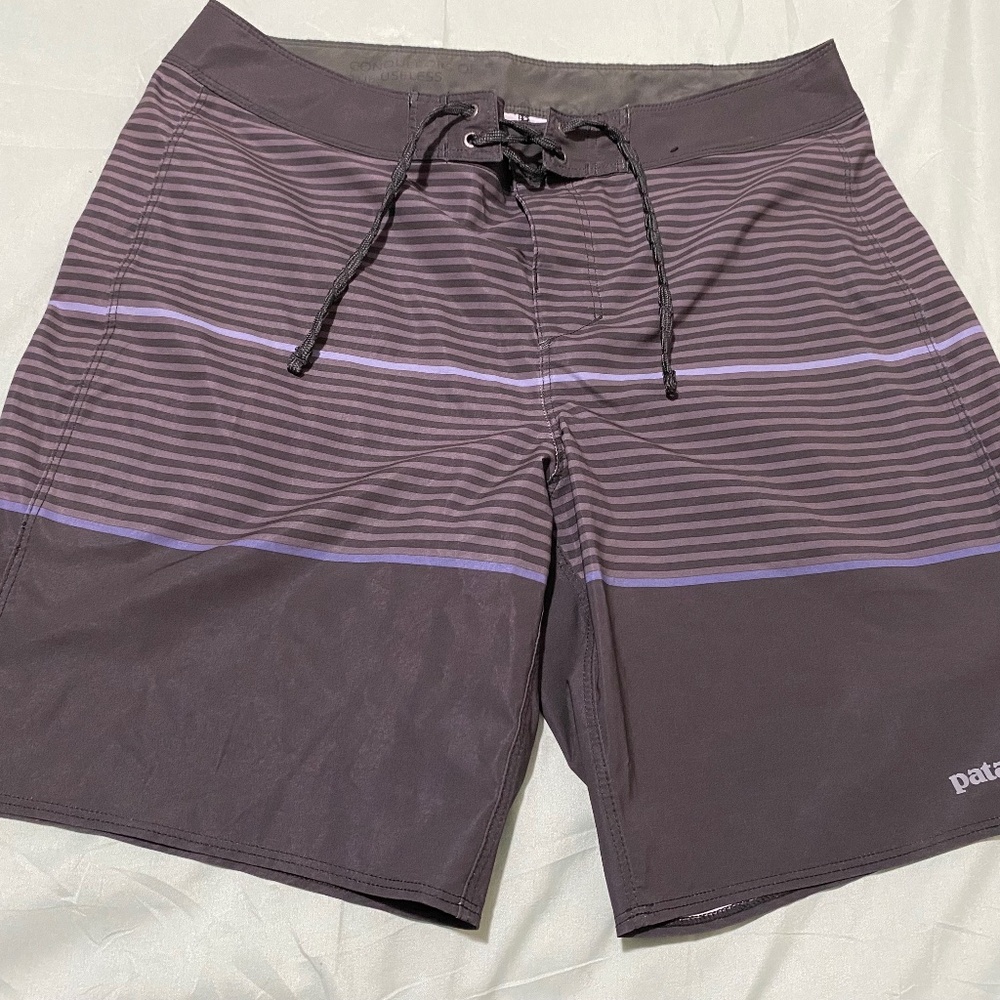 Patagonia Men’s Board Shorts – Size 30